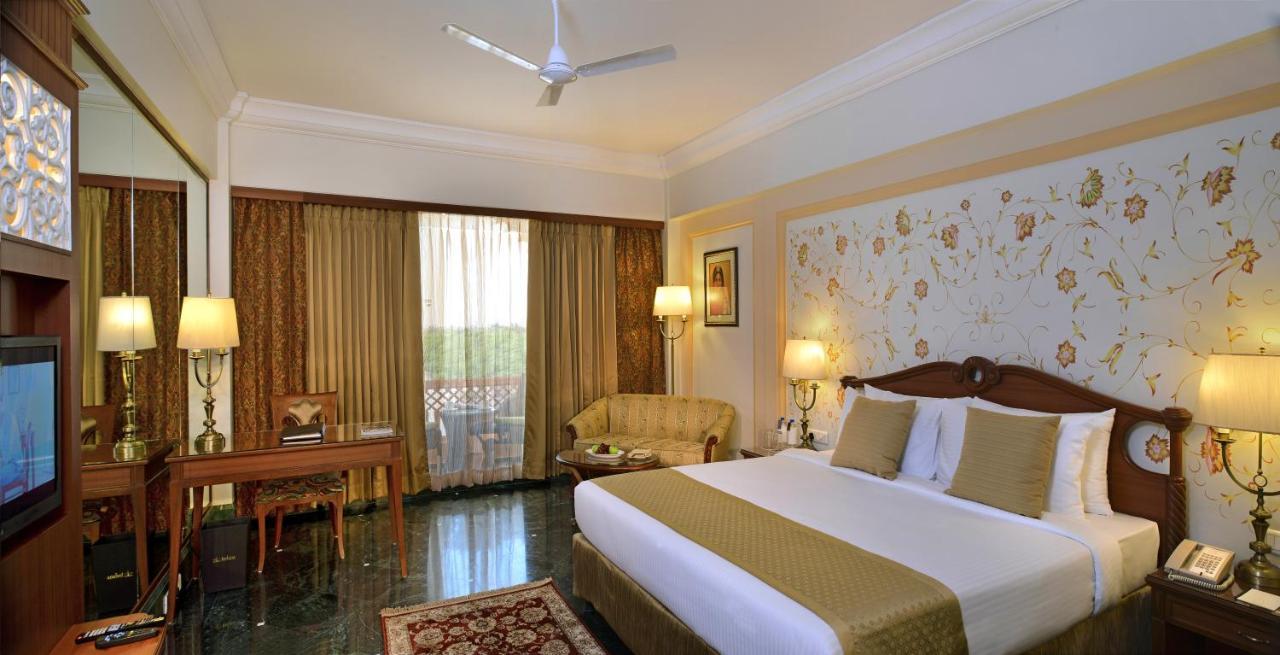 อินดาน่าพาเลสจอดปูร์ Hotel จ๊อดปูร์ ภายนอก รูปภาพ