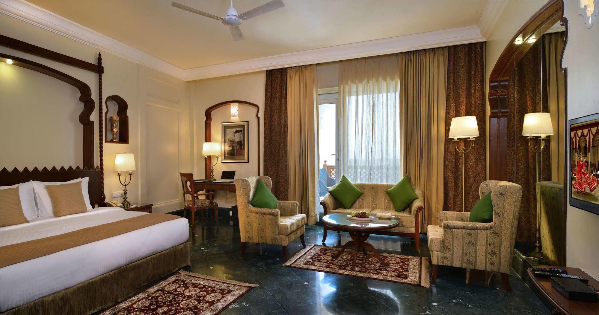 อินดาน่าพาเลสจอดปูร์ Hotel จ๊อดปูร์ ภายนอก รูปภาพ