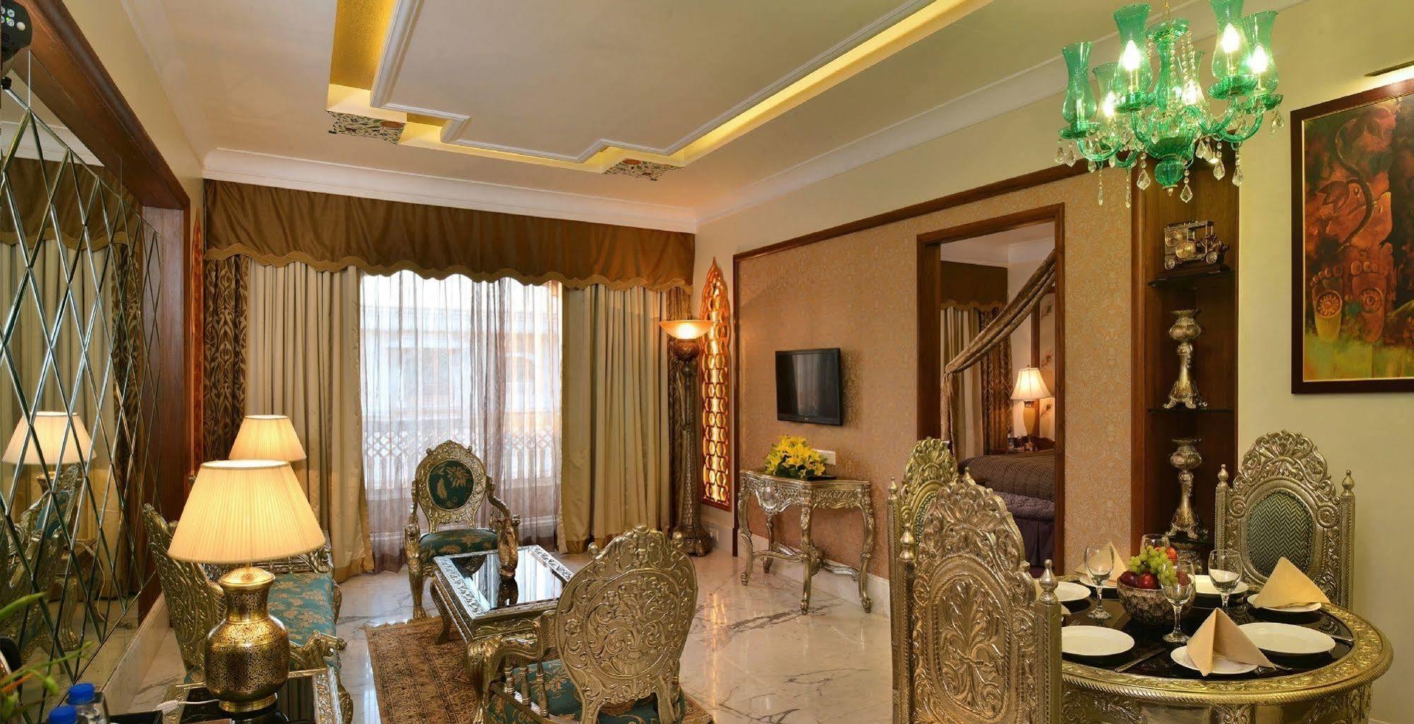 อินดาน่าพาเลสจอดปูร์ Hotel จ๊อดปูร์ ภายนอก รูปภาพ
